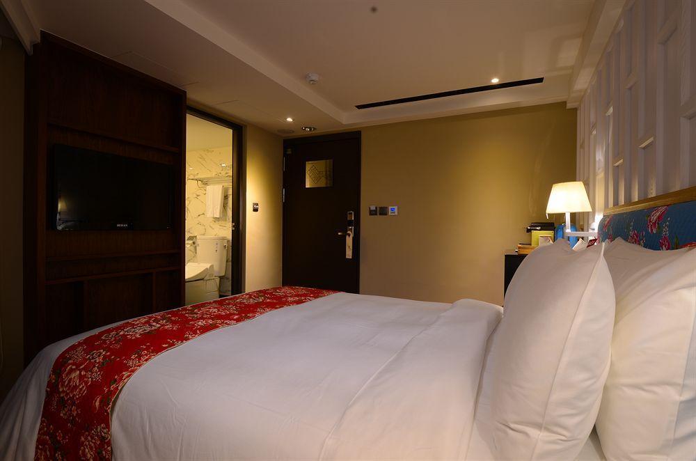Reddot Hotel Taichung Buitenkant foto